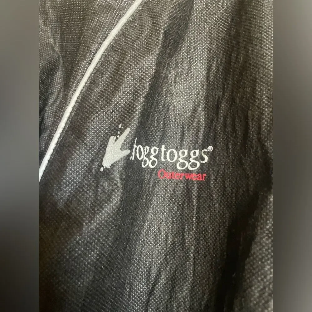 Frogg Toggs Classic Jacket perfect for rain. Has removable hood. Black. EUC